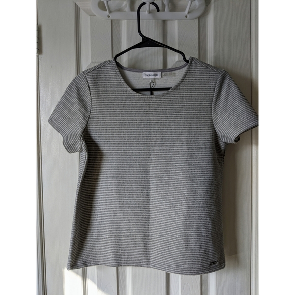 Calvin Klein short sleeve top - Picture 4 of 7